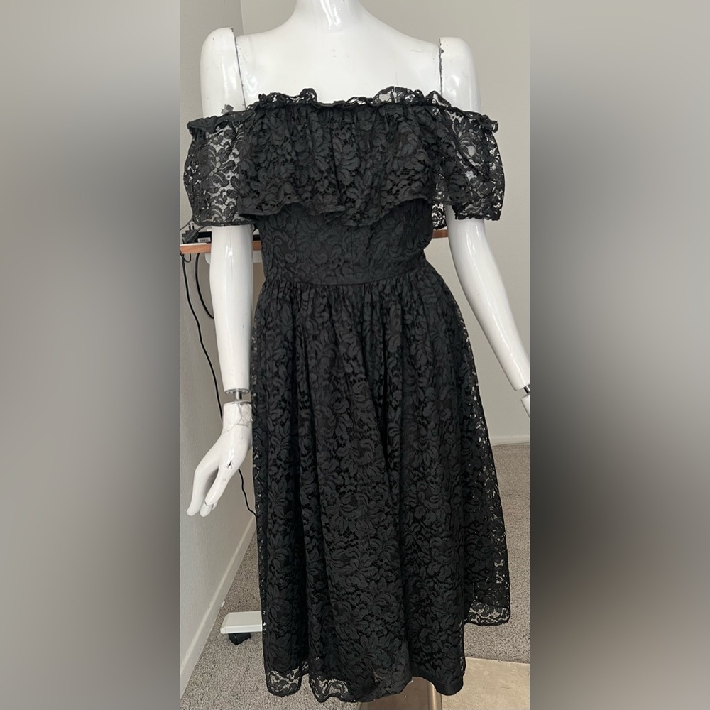 Vintage 50s Off the should Lace Dress- SUPER CUTE! MADE IN ENGLAND
